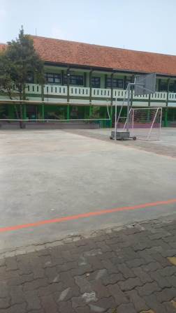 -6.981479|110.474530|Pinggir Lapangan Dekat Tangga Kelas Timur|TITIKMODEL6|djokomarto|1||